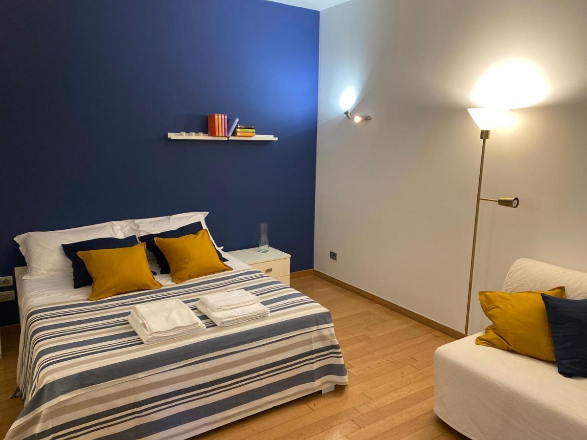 Chiara Guest House 34 - M4 Metro Blu Milano Esterno foto